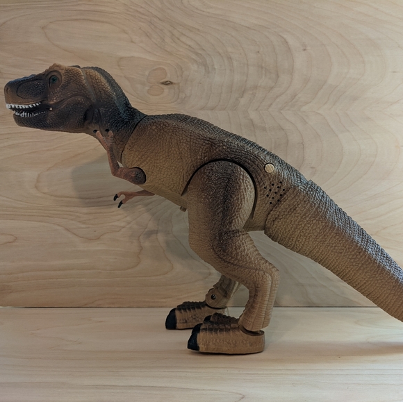 Discovery Kids Remote Control RC T Rex Dinosaur - Picture 3 of 17